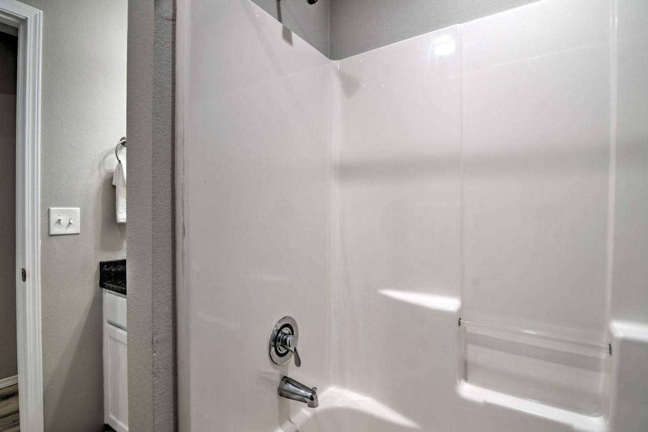 Apartment With Patio, 4 Mi To Silver Dollar City! Μπράνσον Εξωτερικό φωτογραφία