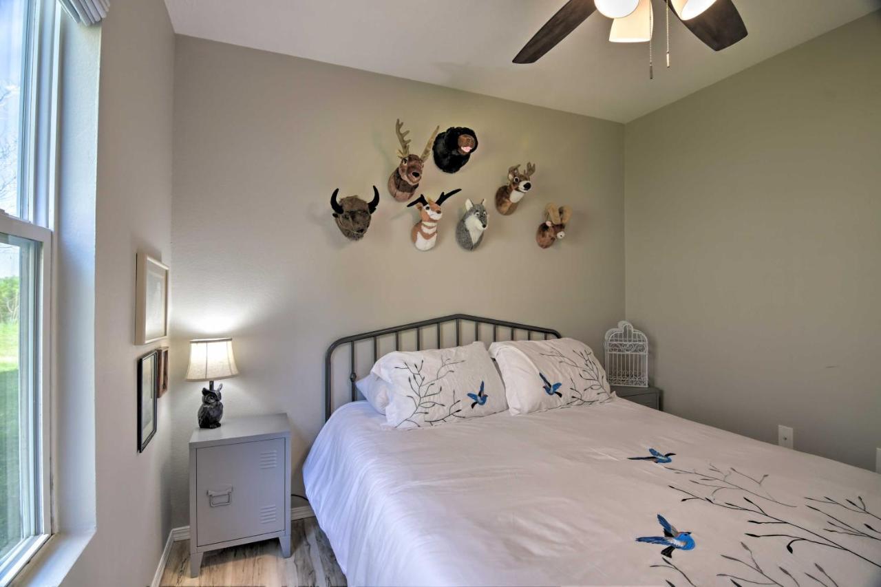 Apartment With Patio, 4 Mi To Silver Dollar City! Μπράνσον Εξωτερικό φωτογραφία